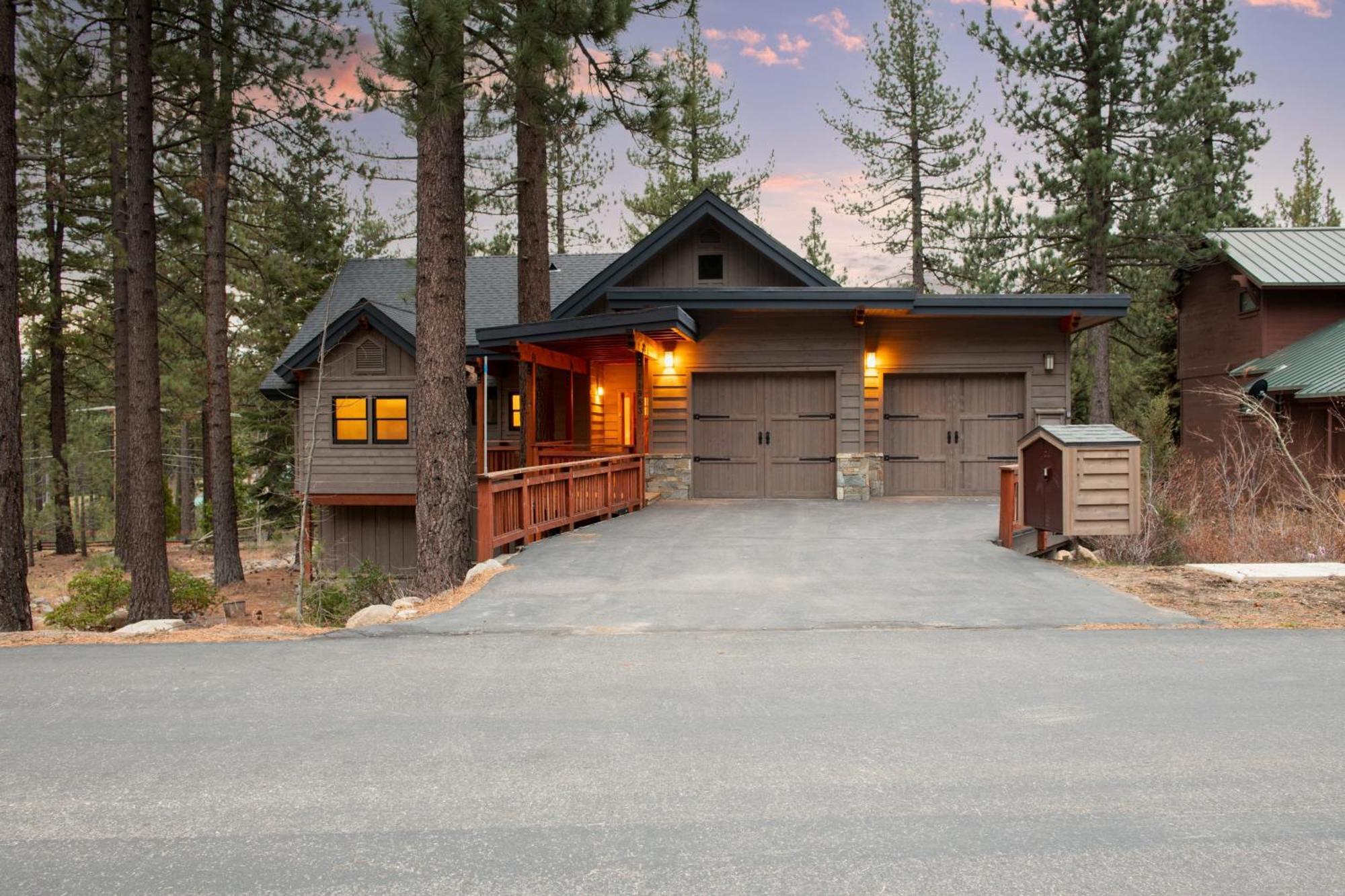 Coyote Moon By Avantstay Cabin Wsauna Mins From Dt Truckee Northstar Exterior foto